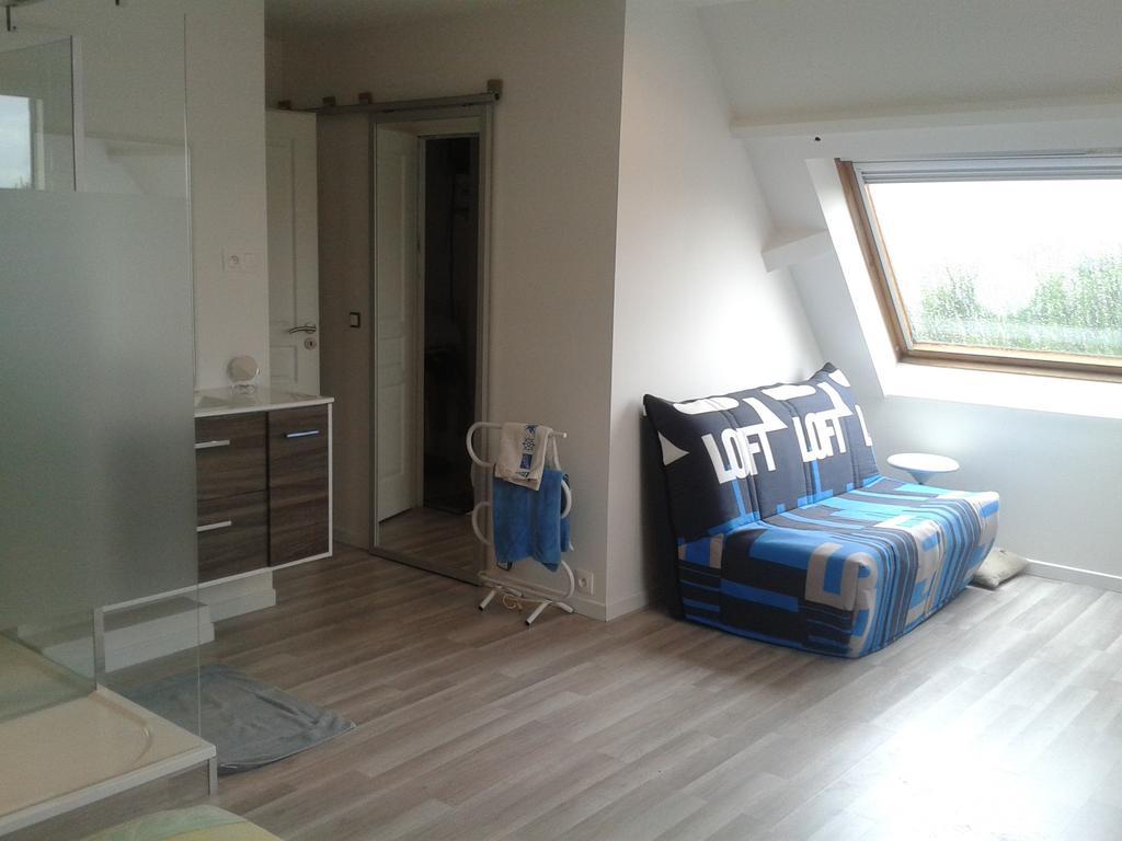 Chambres D'Hotes Poirier Bazin Montry Phòng bức ảnh