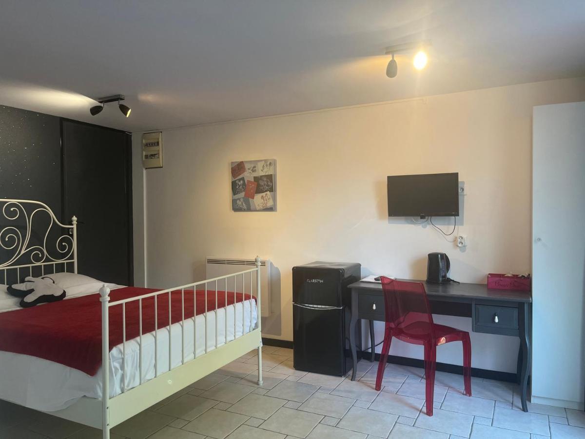 Chambres D'Hotes Poirier Bazin Montry Ngoại thất bức ảnh